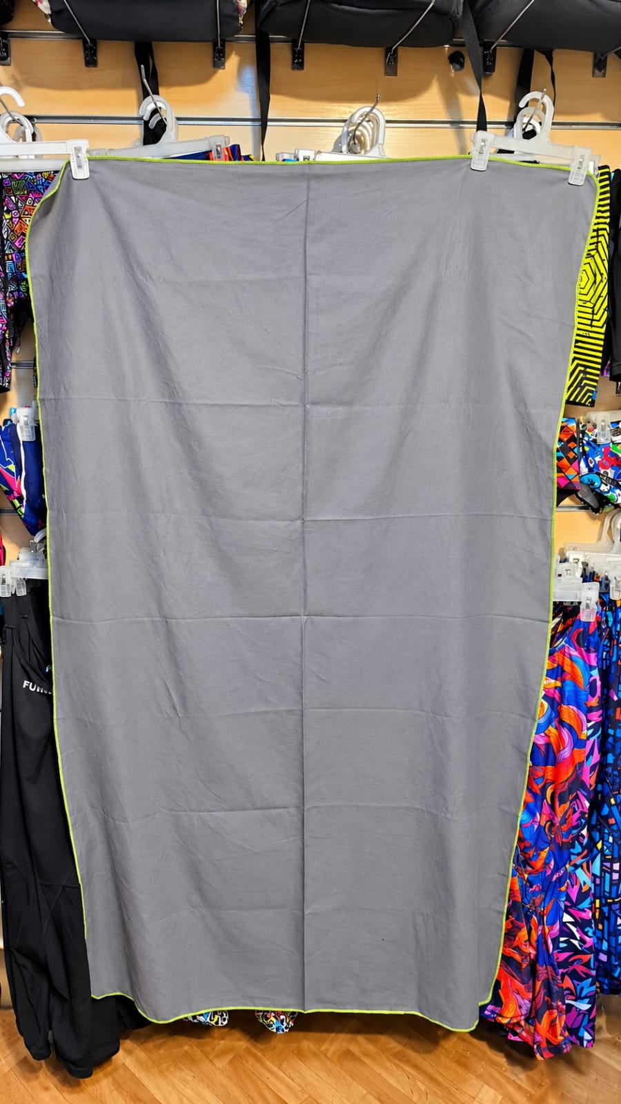 Piranha Microfiber Swimming Towel 100 x 150 cm